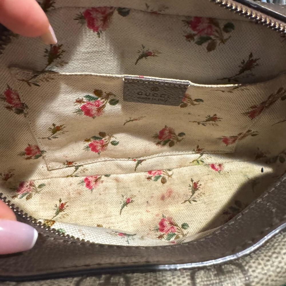 Gucci Brown GG Supreme Crossbody with Green-Red Web Strap - Picture 4 of 9